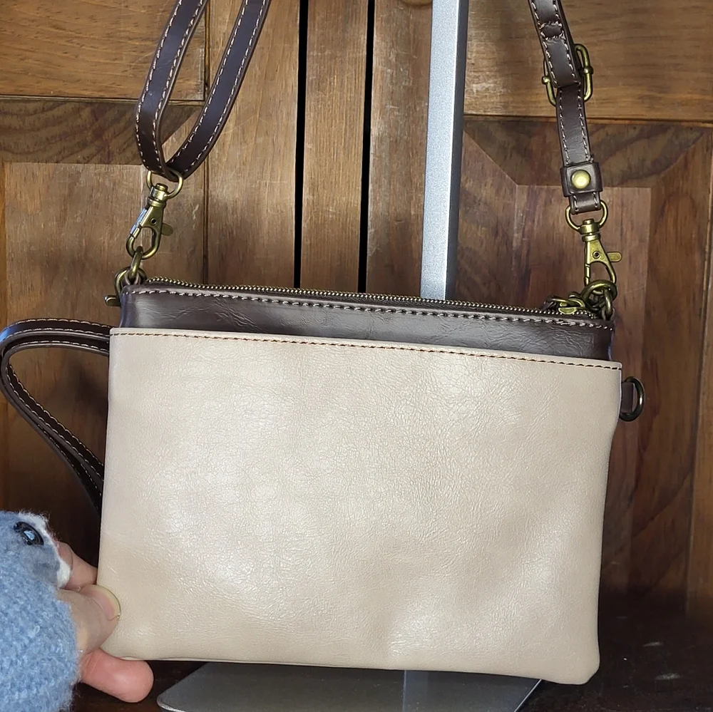Chala Crossbody Bag with Camper Design - Picture 12 of 15